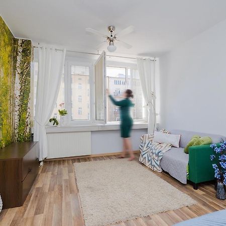 Stay With Friends In Varşovia Exterior foto
